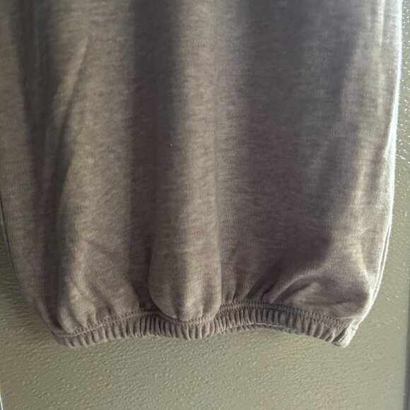 Newborn baby boy gown with embroidery and beanie. Size 0-3 month - Picture 4 of 4